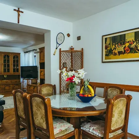 Vila Dikano ,runovici *