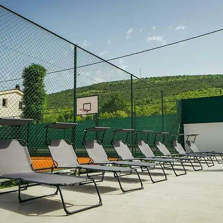 Vila Dikano ,runovici *