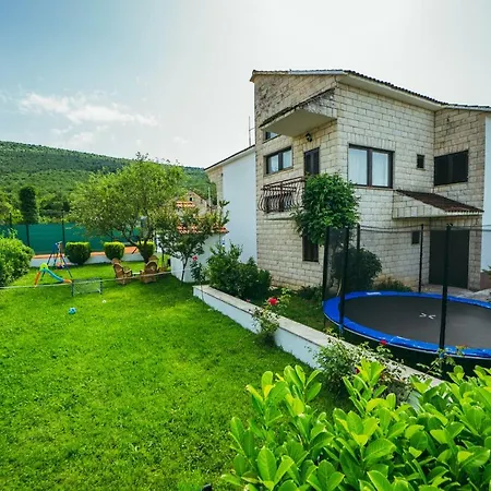 Vila Dikano ,runovici Runovic