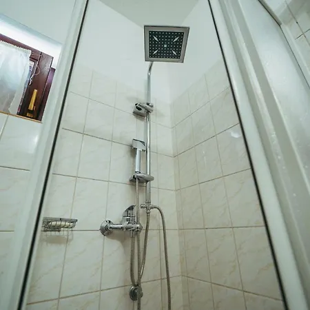 Vila Dikano ,runovici