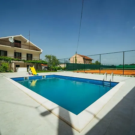 Dikano ,runovici Vila Runovic